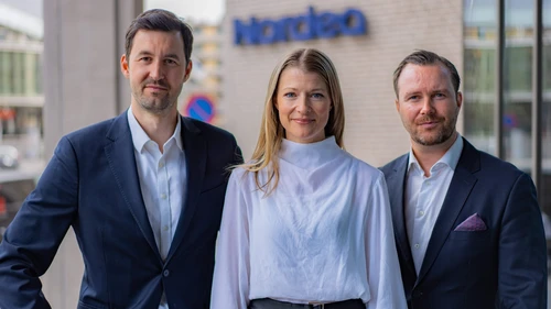 Joachim, Sigrid and Øyvind in front of Nordea house